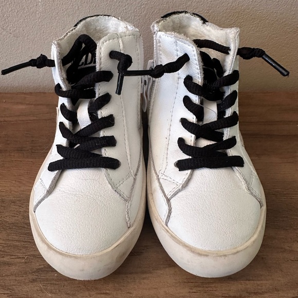 White Kids Shoes with Star Design - Picture 2 of 5